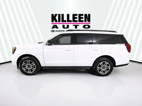 New 2026 Ford Expedition Active image 4