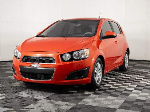 Used 2012 Chevrolet Sonic LT image 2
