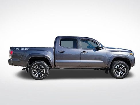 Used 2021 Toyota Tacoma TRD Sport w/ Technology Package AWD/4WD image 4