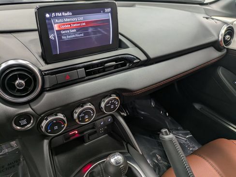 Used 2023 MAZDA MX-5 Miata Grand Touring w/ Weather Package RWD image 13