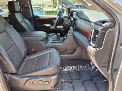 Used 2024 GMC Sierra 1500 Denali w/ Denali Reserve Package AWD/4WD image 11
