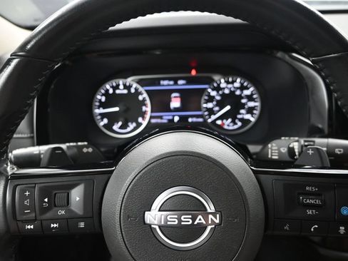 Used 2022 Nissan Pathfinder SV w/ SV Black Package FWD image 14