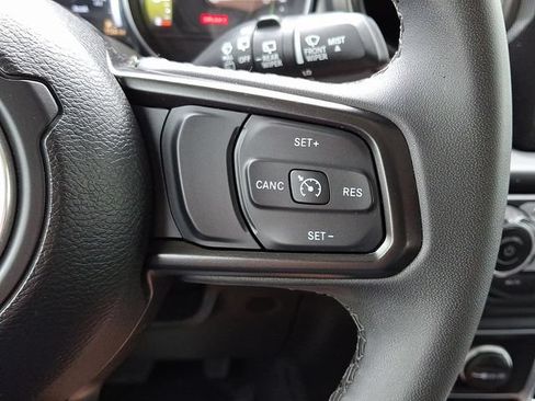 Used 2023 Jeep Wrangler Unlimited AWD/4WD image 18