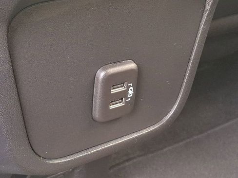 Used 2022 GMC Terrain SLE w/ Driver Convenience Package FWD image 11
