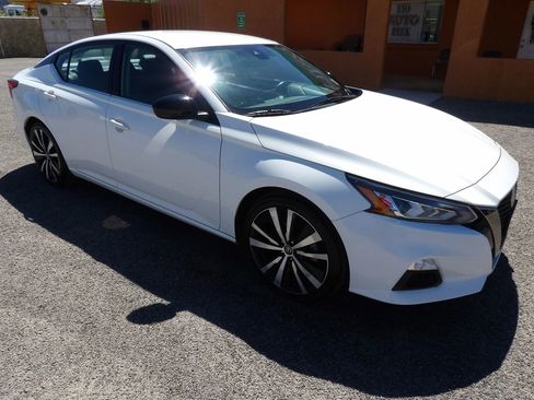 Used 2021 Nissan Altima 2.5 SR image 2