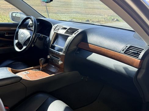 Used 2010 Lexus LS 460 image 26