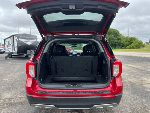 Used 2024 Ford Explorer XLT w/ Equipment Group 202A AWD/4WD image 13