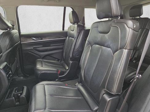 Used 2023 Jeep Grand Cherokee L Limited image 18