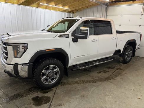 Used 2025 GMC Sierra 2500 SLT w/ SLT Premium Package image 4