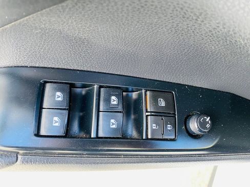 Used 2022 Toyota Camry SE FWD image 25