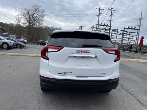 Used 2024 GMC Terrain SLE w/ Driver Convenience Package AWD/4WD image 4