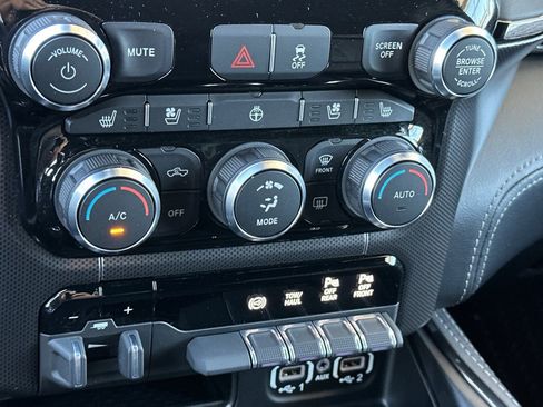 Used 2023 RAM 2500 Limited AWD/4WD image 21