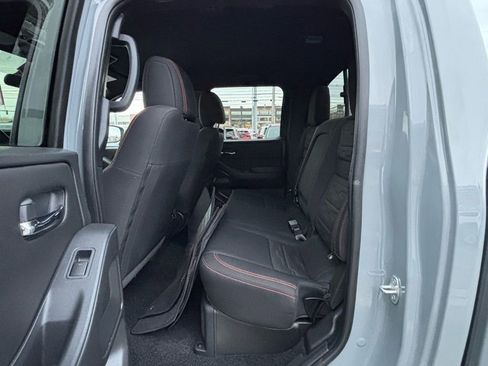 Used 2023 Nissan Frontier PRO-4X w/ Pro Convenience Package image 18