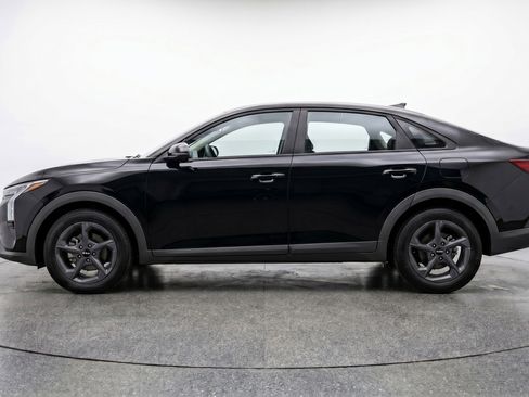 Used 2025 Kia K4 LXS image 5