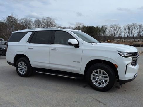 Used 2022 Chevrolet Tahoe LT w/ Luxury Package image 2