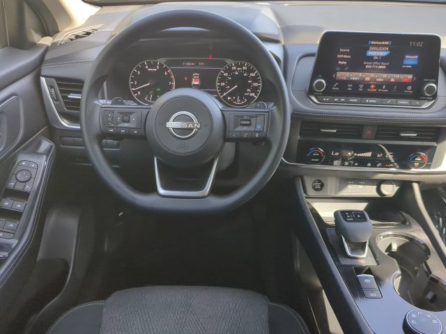 Used 2024 Nissan Rogue SV AWD/4WD image 15
