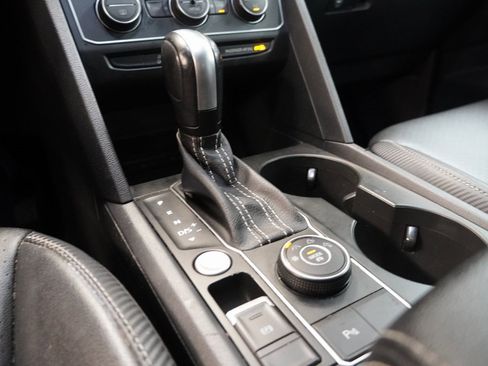 Used 2021 Volkswagen Atlas Cross Sport SE w/ Panoramic Sunroof Package image 22