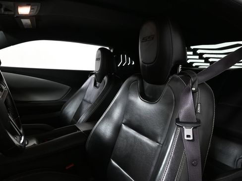 Used 2015 Chevrolet Camaro SS w/ RS Package image 4