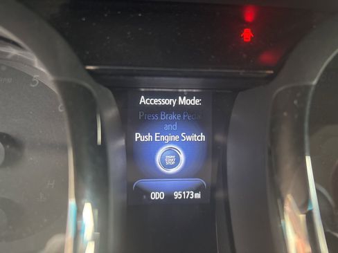 Used 2014 Toyota Avalon XLE Premium image 3