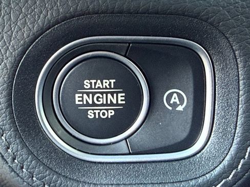 Used 2025 Mercedes-Benz GLE 450 4MATIC Coupe image 23