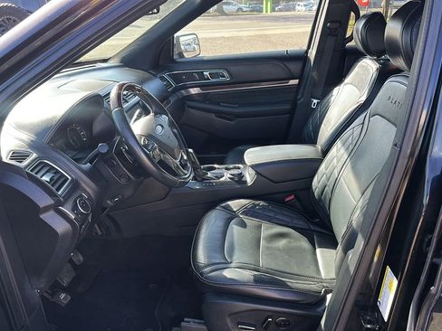 Used 2017 Ford Explorer Platinum image 9
