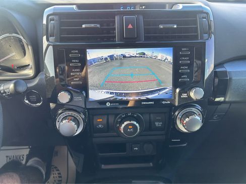 Used 2022 Toyota 4Runner TRD Off-Road Premium AWD/4WD image 8