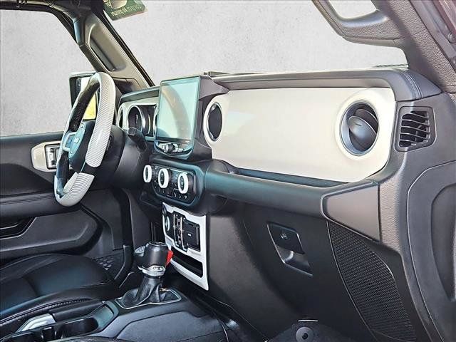 Used 2021 Jeep Wrangler Unlimited Sahara AWD/4WD image 18