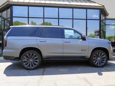 Used 2026 Cadillac Escalade V w/ LPO, Floor Liner Package AWD/4WD image 4