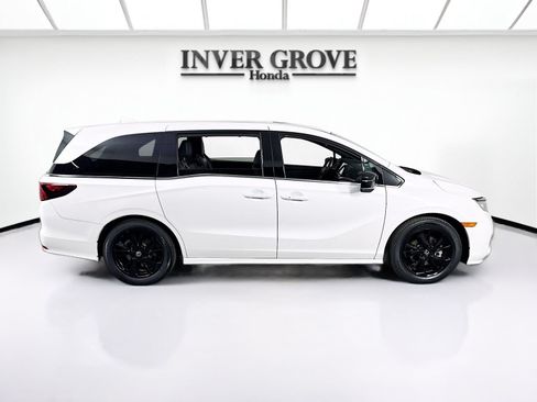 Used 2024 Honda Odyssey Sport image 4