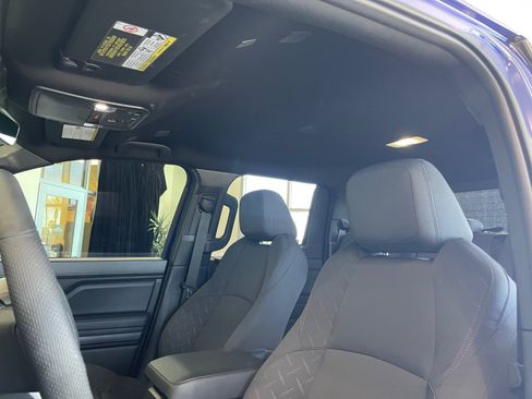Certified 2025 Toyota Tacoma SR5 AWD/4WD image 33