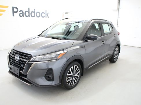 Used 2024 Nissan Kicks SR FWD image 3