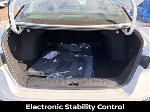 New 2026 Nissan Sentra SR w/ Floor Mat Package FWD image 29