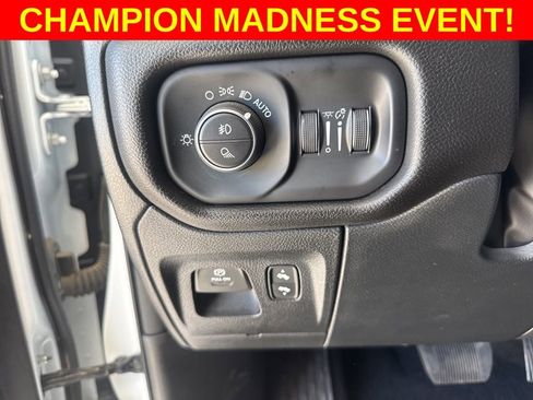 Used 2025 RAM 1500 Laramie image 10