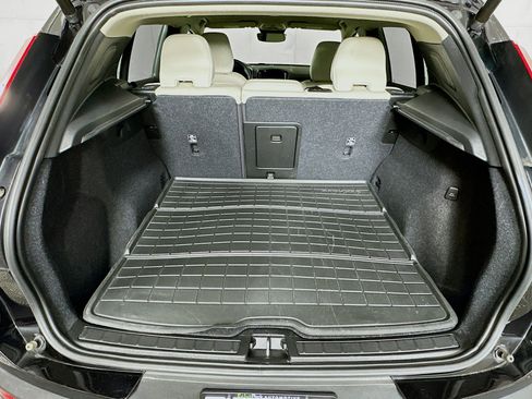 Used 2023 Volvo XC40 B5 Plus w/ Driver Assist Package image 28