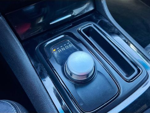 Used 2021 Chrysler 300 S RWD image 17