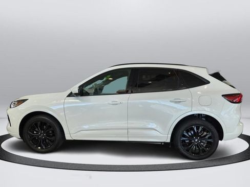 Used 2023 Ford Escape ST-Line Elite AWD/4WD image 2