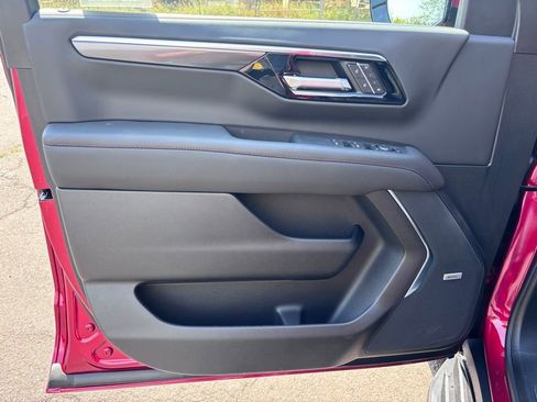 New 2025 Chevrolet Suburban RST w/ Comfort Package image 37