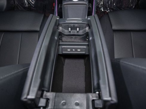 Used 2025 Mercedes-Benz GLB 250 image 25