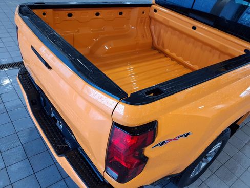 Used 2025 Chevrolet Colorado LT AWD/4WD image 26