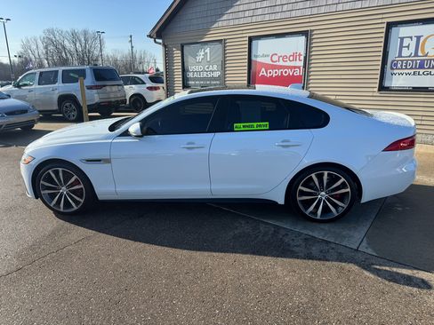 Used 2016 Jaguar XF S image 8