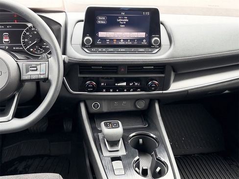 Used 2023 Nissan Rogue SV image 17