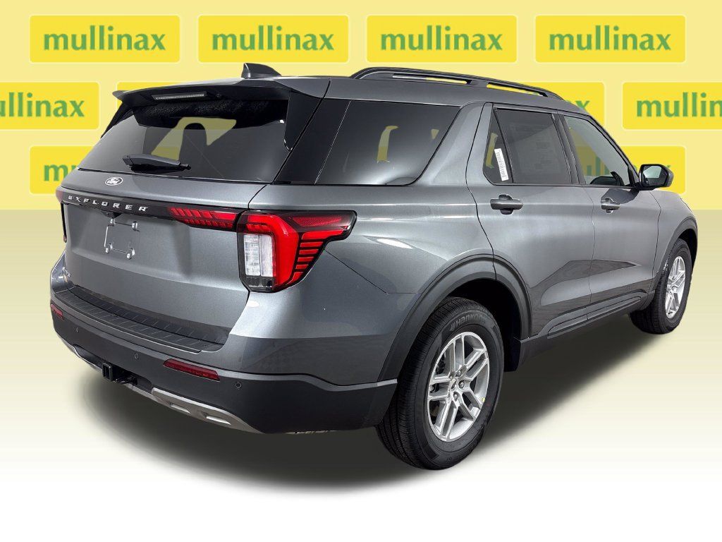 New 2027 Ford Explorer Active w/ Active Comfort Package RWD image 4