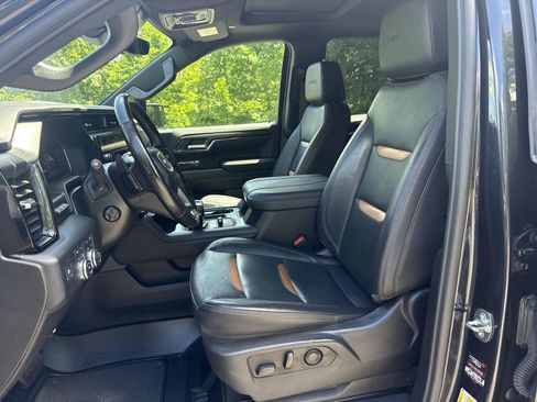 Used 2024 GMC Sierra 1500 AT4 w/ Technology Package AWD/4WD image 19