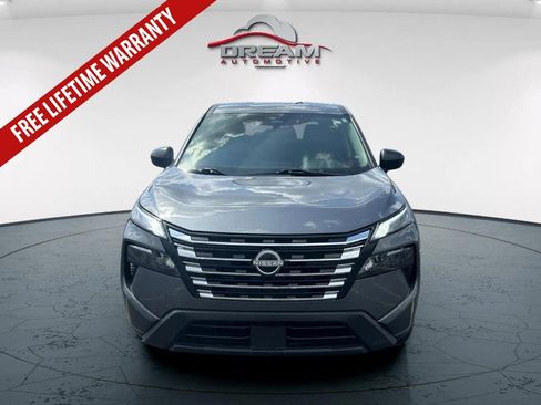 Used 2024 Nissan Rogue S AWD/4WD image 2