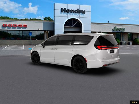 New 2026 Chrysler Pacifica Select image 4