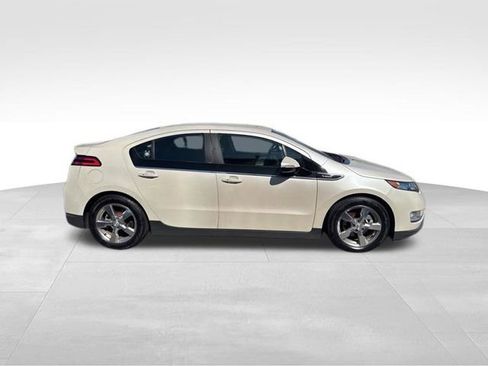 Used 2013 Chevrolet Volt Premium w/ Premium Trim Package FWD image 2