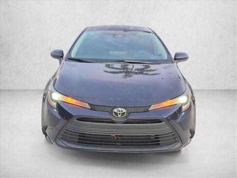 Used 2023 Toyota Corolla LE FWD image 2