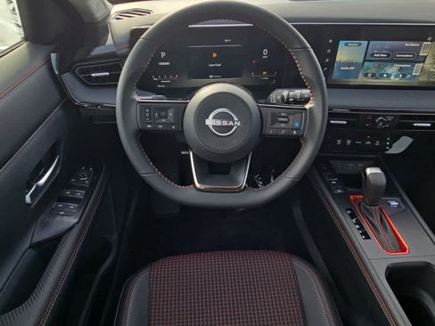 Used 2025 Nissan Kicks SR AWD/4WD image 8