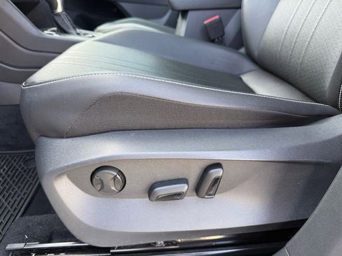 Used 2022 Volkswagen Tiguan SE R-Line AWD/4WD image 20