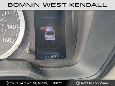 Used 2021 Toyota Corolla LE image 15